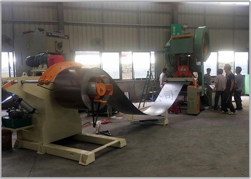油壓重型材料架開(kāi)卷,液壓重型材料架使用,油壓重型材料架配N(xiāo)C送料機(jī)